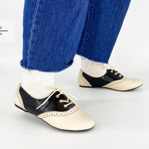 BAIT Emmie Classic Black Saddle shoes